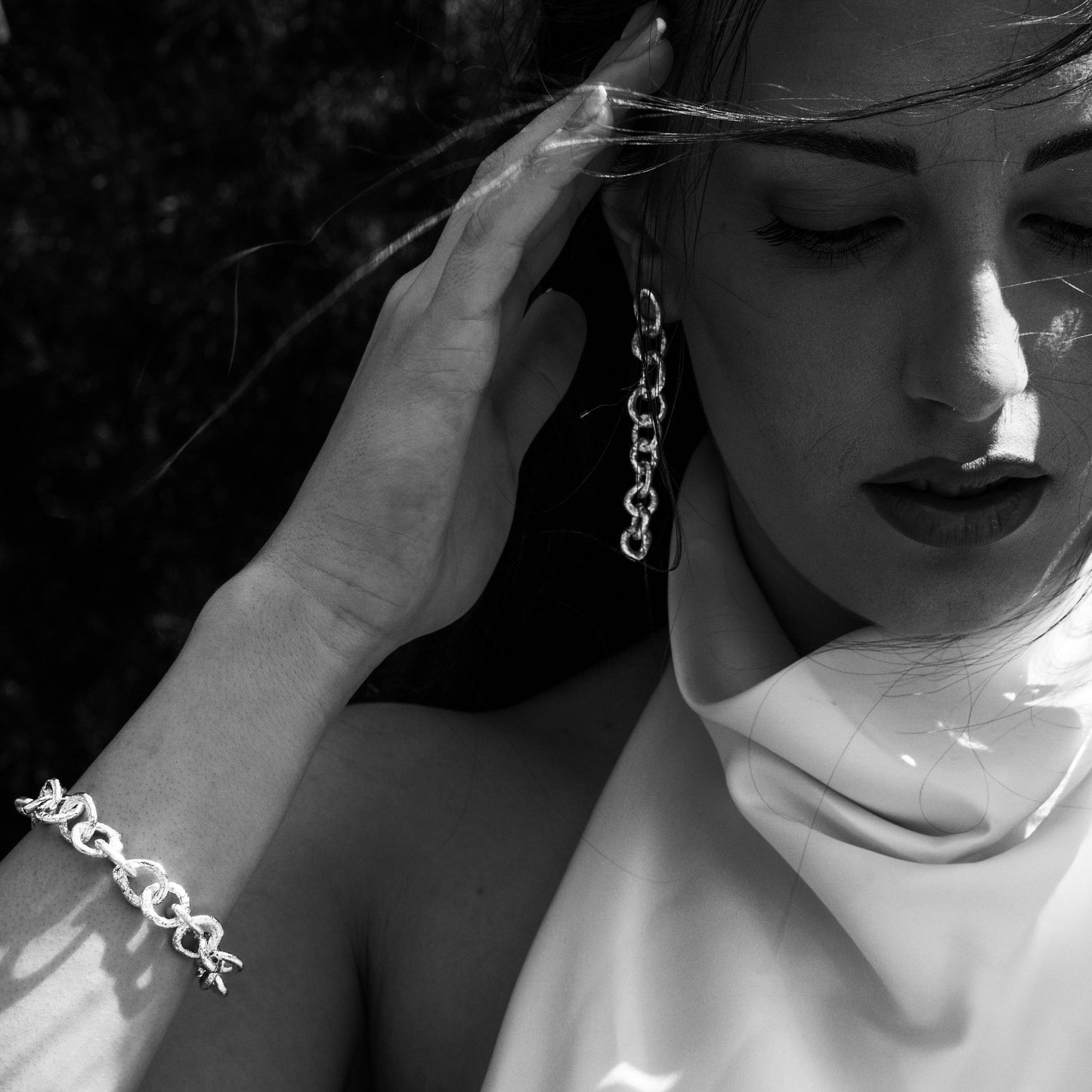 INCHATO BOLD CHAIN EARRINGS